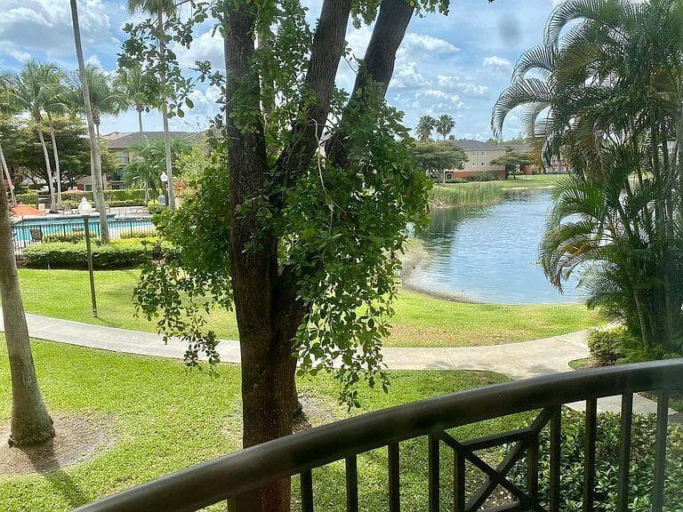 4163 N HAVERHILL Road # 1211, West Palm Beach FL 33417