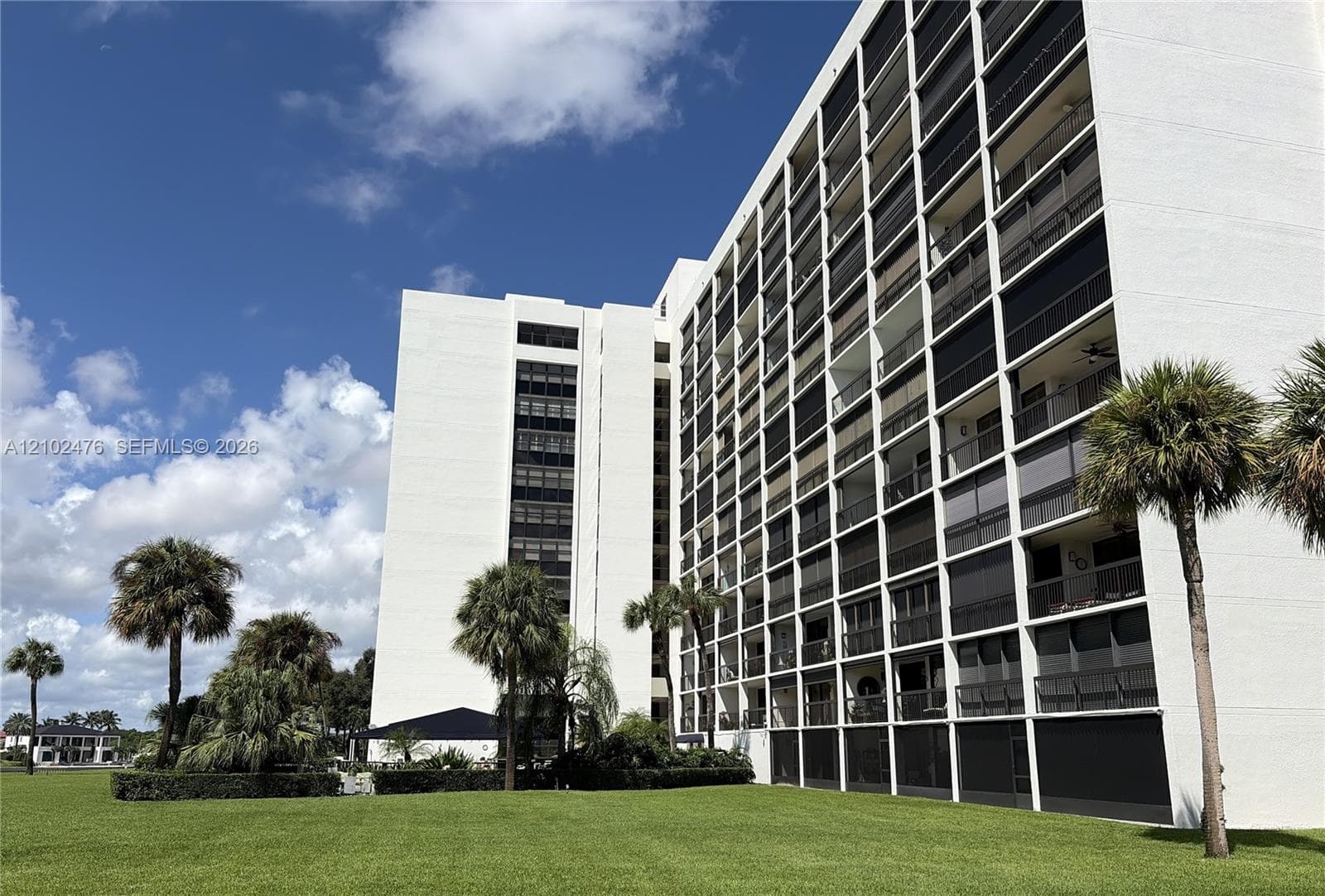 356 Golfview Rd # 305, North Palm Beach FL 33408