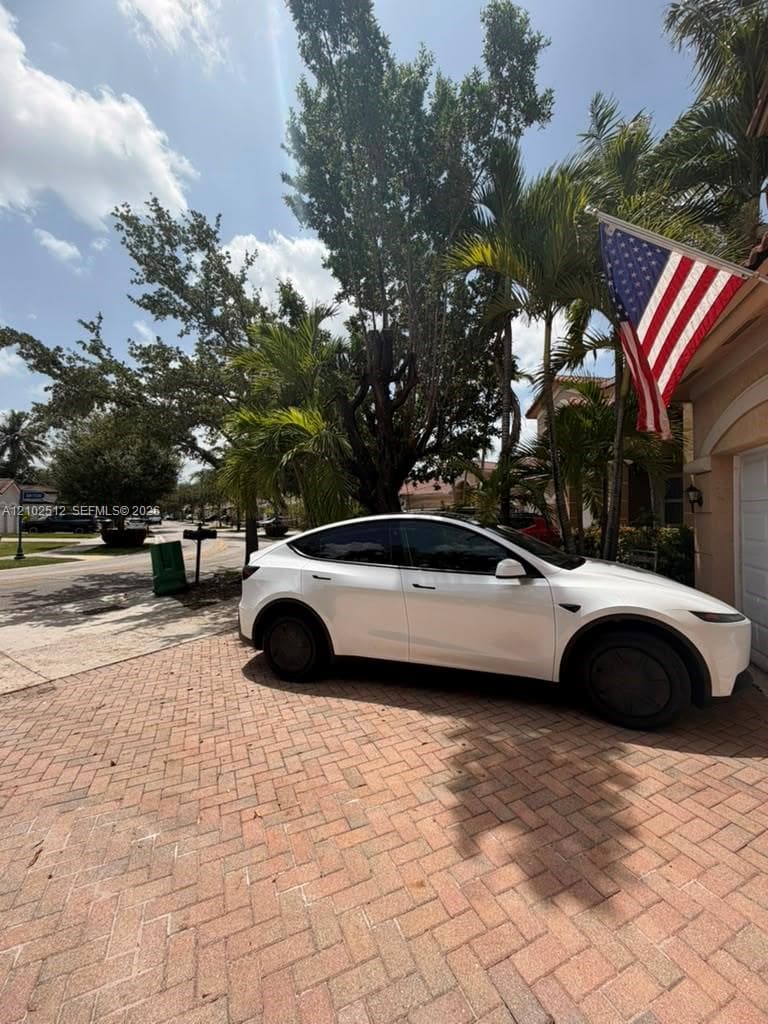 7716 NW 113th Ave, Doral FL 33178