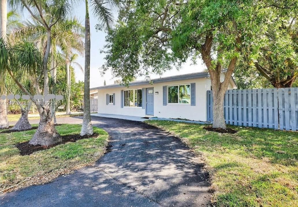 3700 NE 13th Ter, Pompano Beach FL 33064