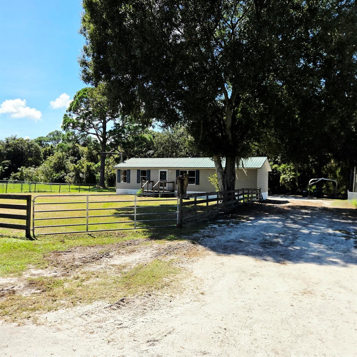 1761 SW 40TH Drive, Okeechobee FL 34974
