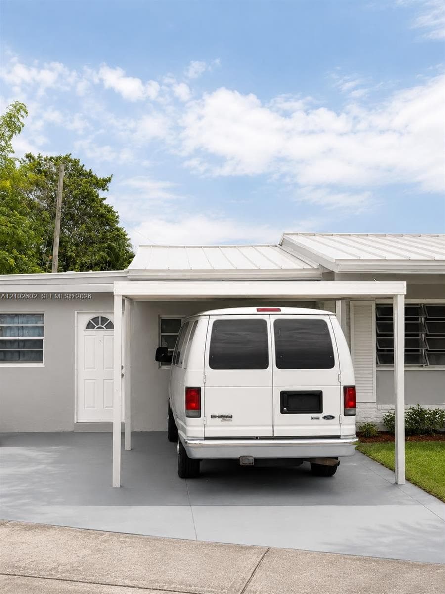 3251 NW 4th Ct, Lauderhill FL 33311