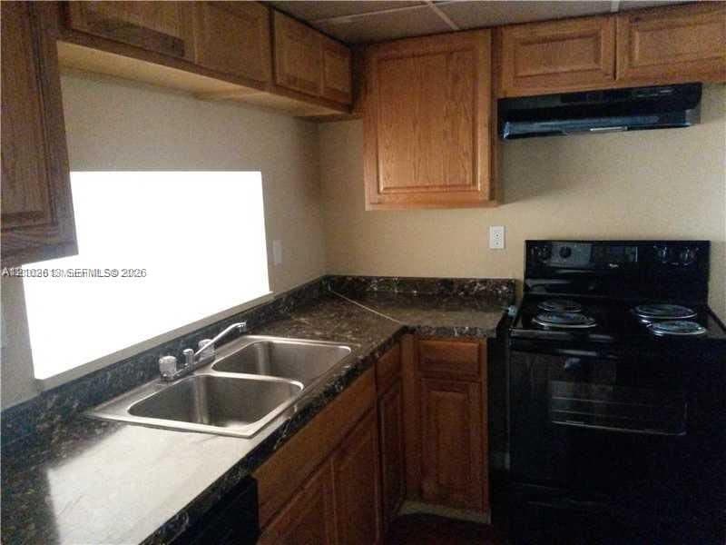 492 NW 165th St Rd # 512, Miami FL 33169