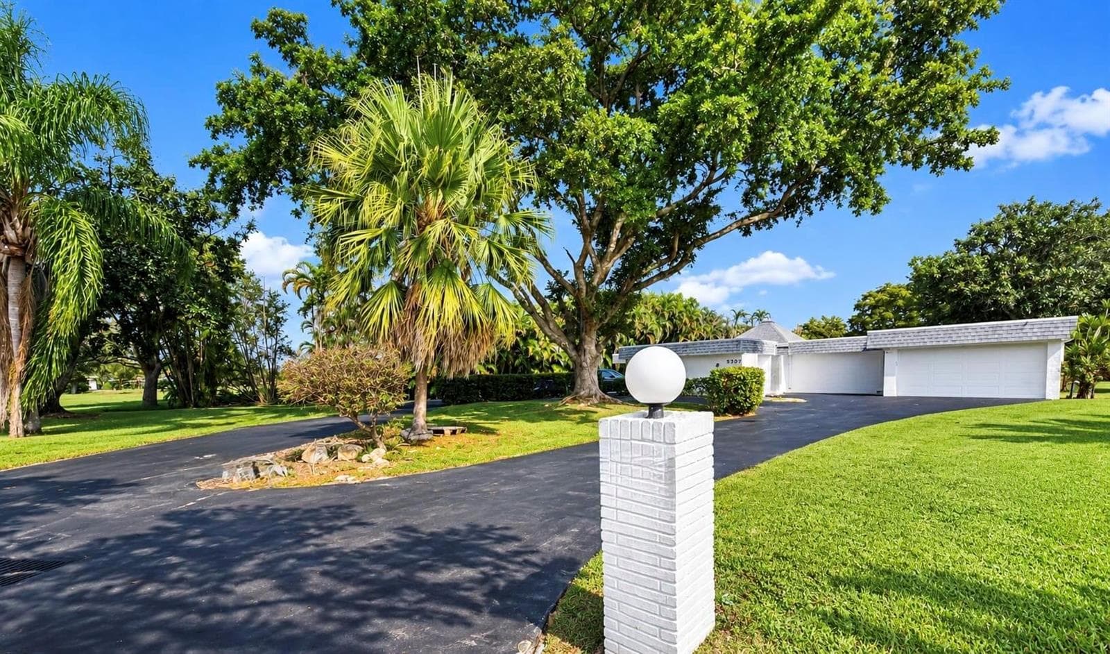 5707 WHITE HICKORY Circle, Tamarac FL 33319