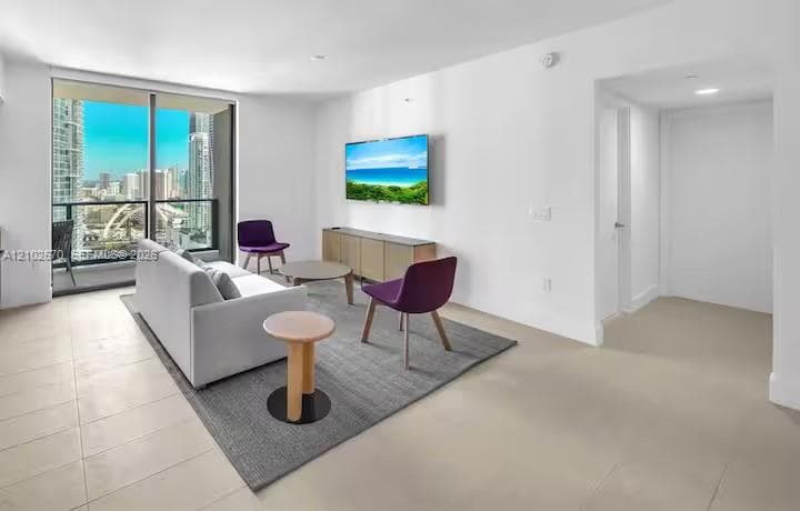 159 NE 6th St # 3202, Miami FL 33132