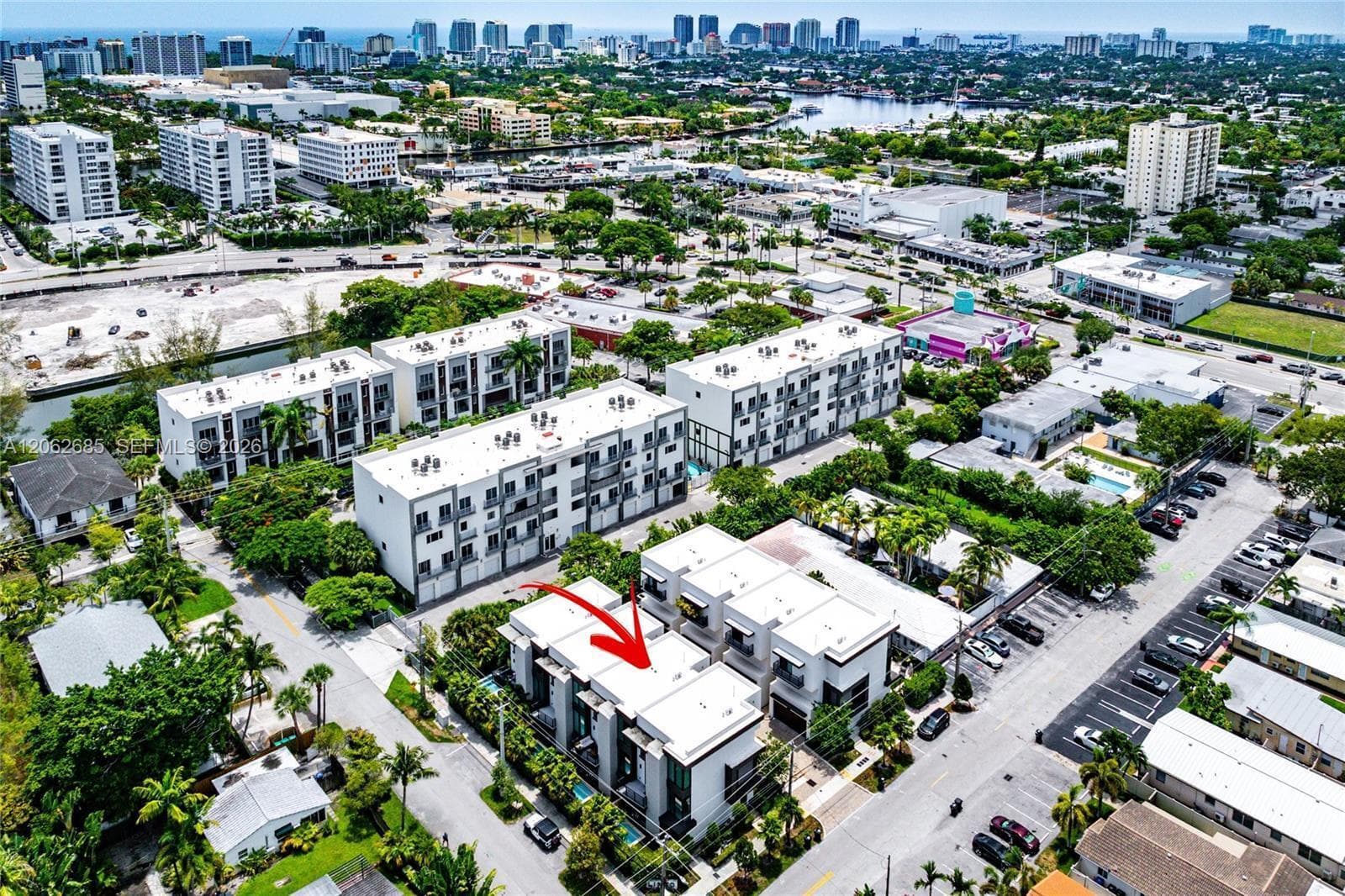 1054 N VICTORIA PARK Road, Fort Lauderdale FL 33304