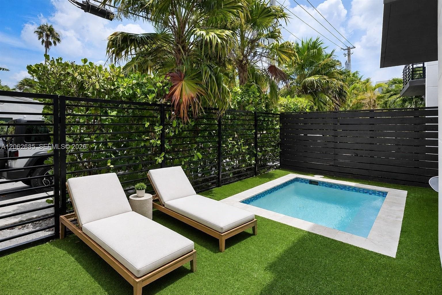 1054 N VICTORIA PARK Road, Fort Lauderdale FL 33304