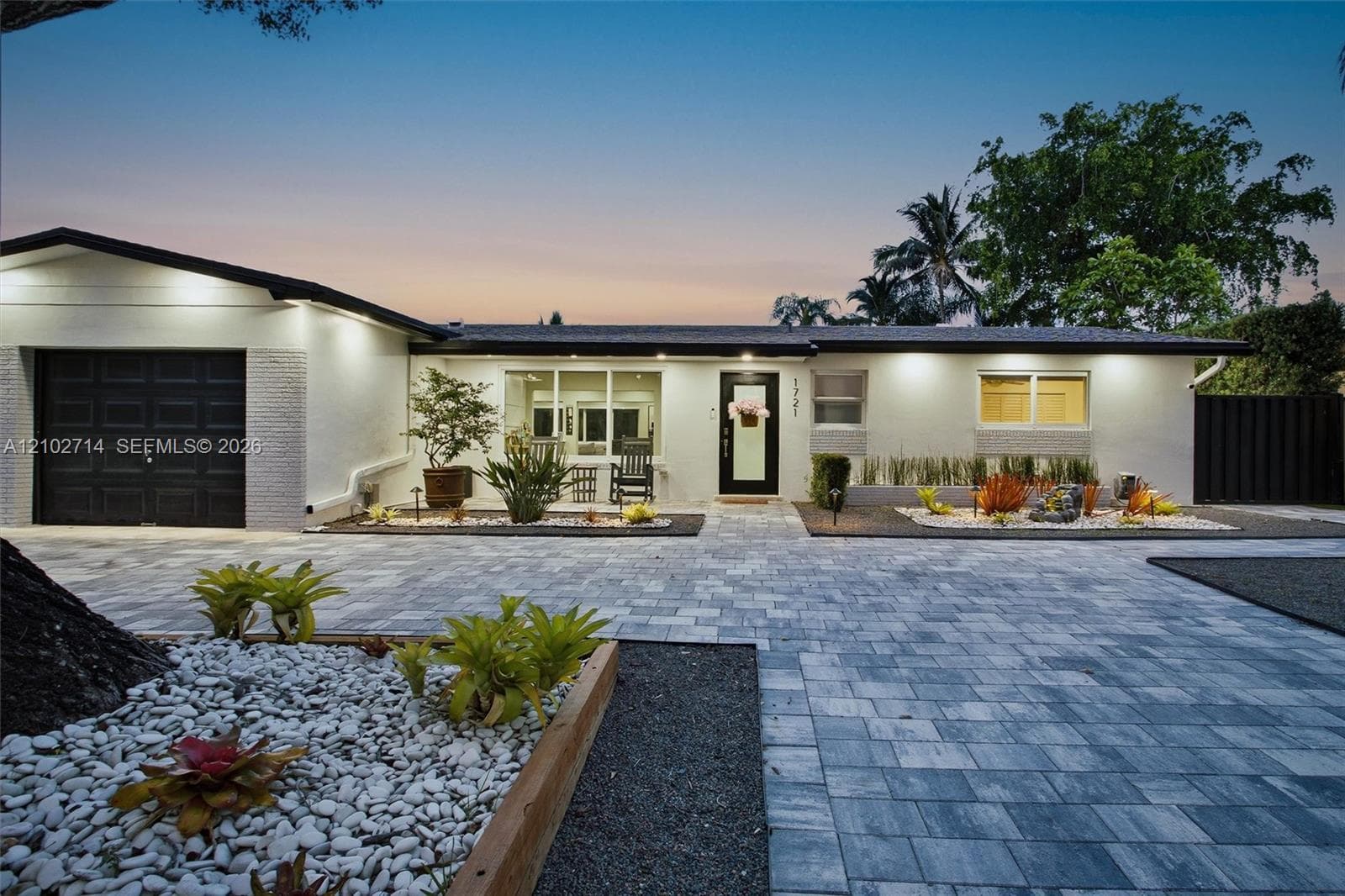 1721 NW 114th Ave, Pembroke Pines FL 33026
