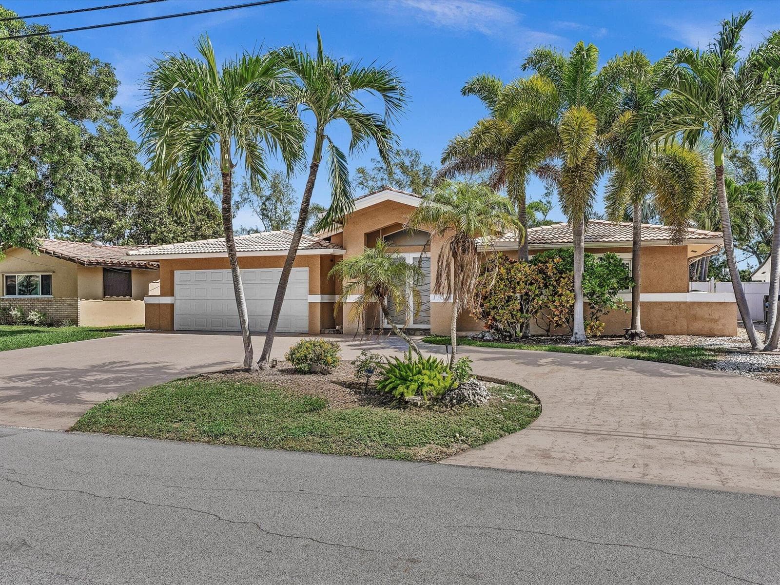 948 SE 10TH Court, Pompano Beach FL 33060