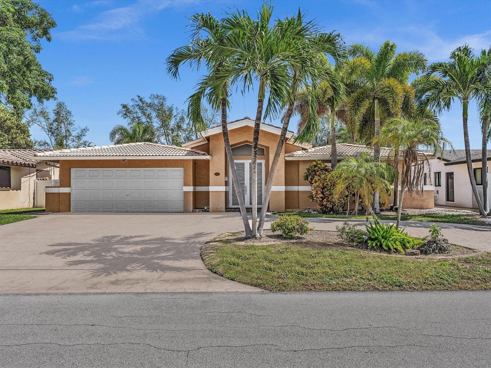 948 SE 10TH Court, Pompano Beach FL 33060
