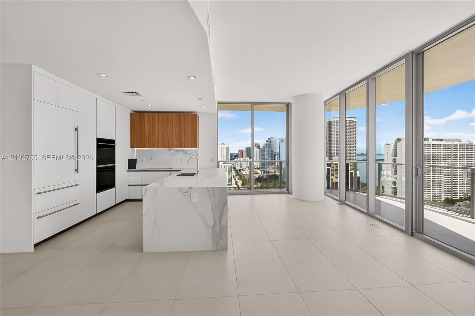 1400 Biscayne Blvd # 2906, Miami FL 33132