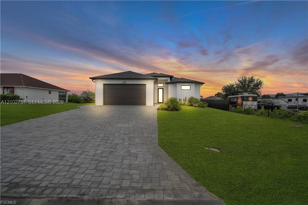 382 Pauline AVE, Lehigh Acres FL 33974