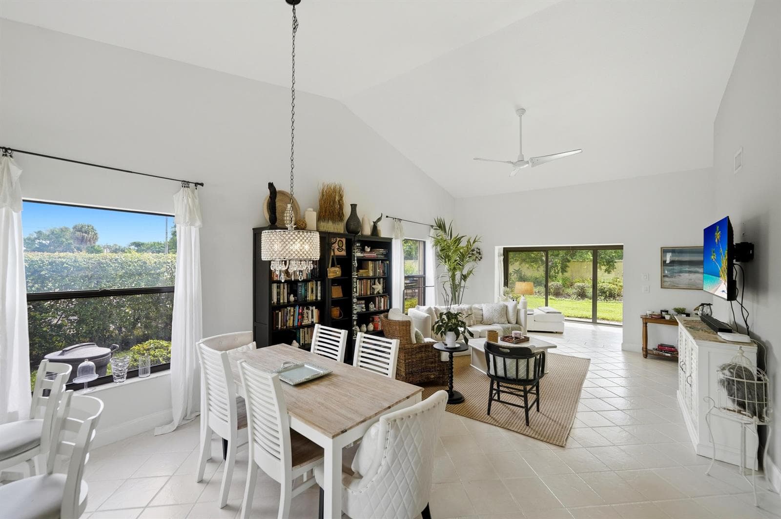 7655 SE SUGAR SAND Circle, Hobe Sound FL 33455