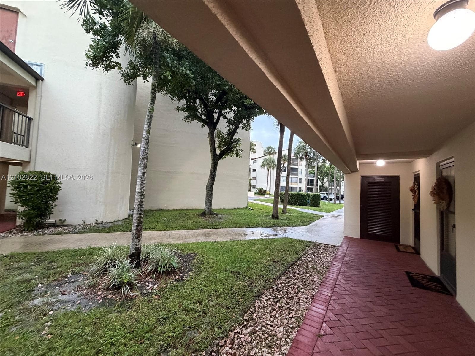 2300 S Cypress Bend Dr # 102, Pompano Beach FL 33069