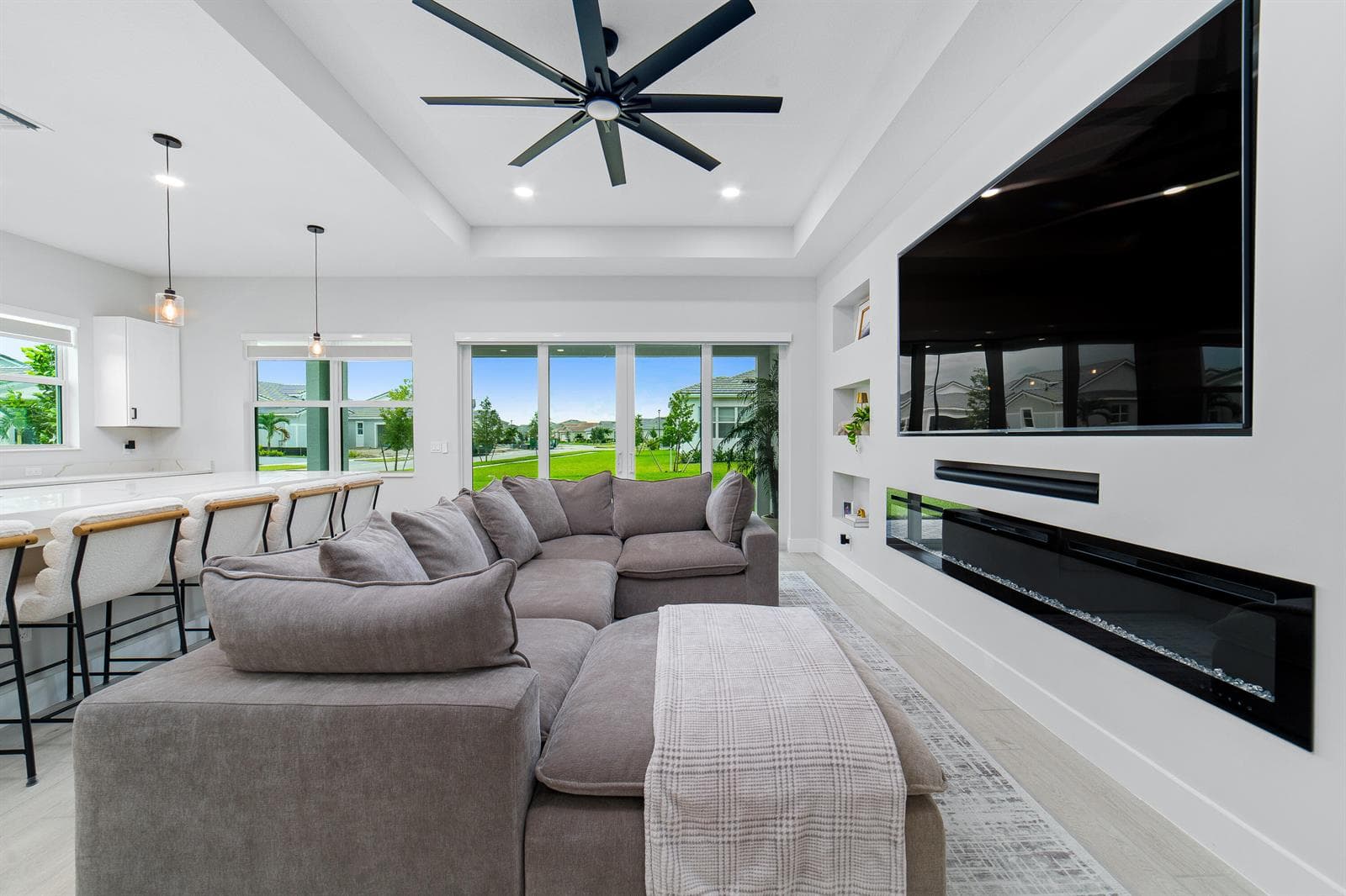 14176 Foothill Fls Way, Westlake FL 33470
