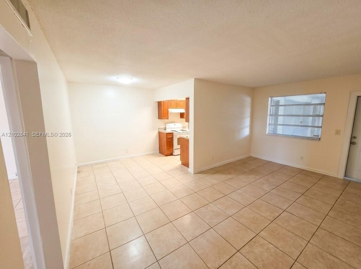 1100 NE 1st Ct # 219, Hallandale Beach FL 33009