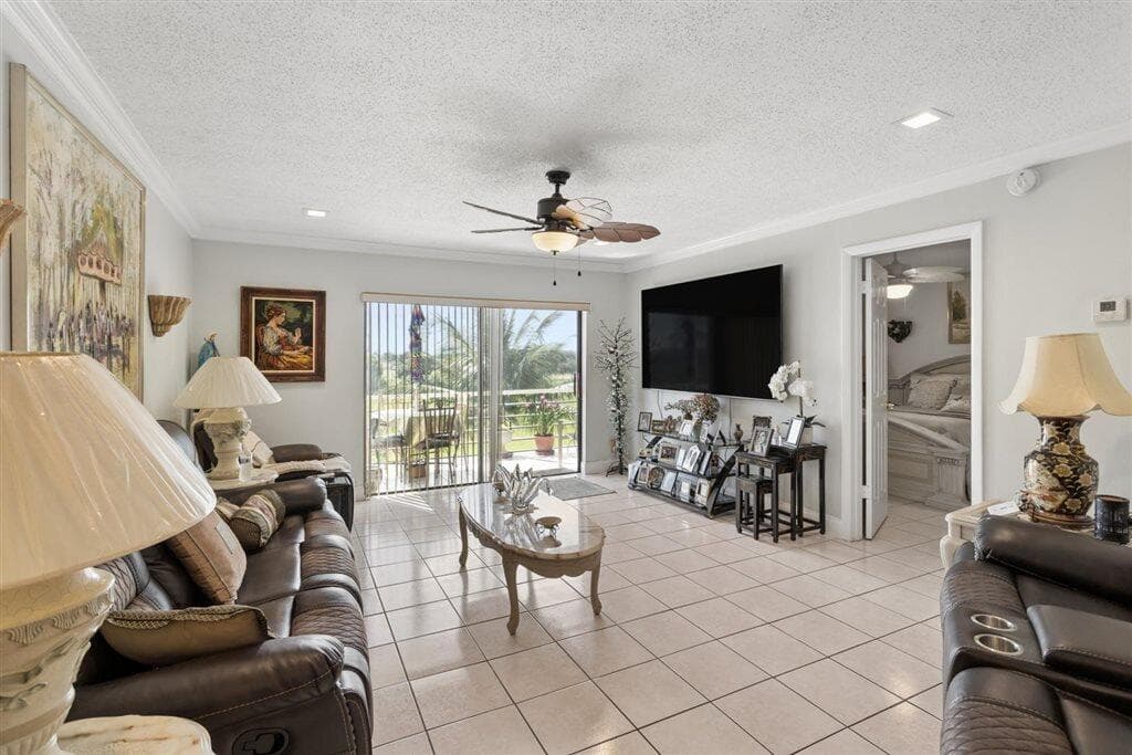 3940 NW 42ND Avenue # 417, Lauderdale Lakes FL 33319