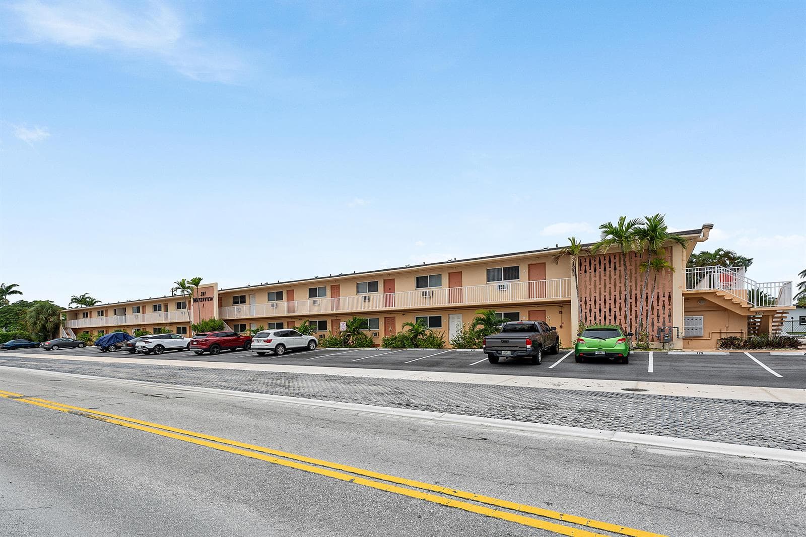 301 E MCNAB Road # 113, Pompano Beach FL 33060