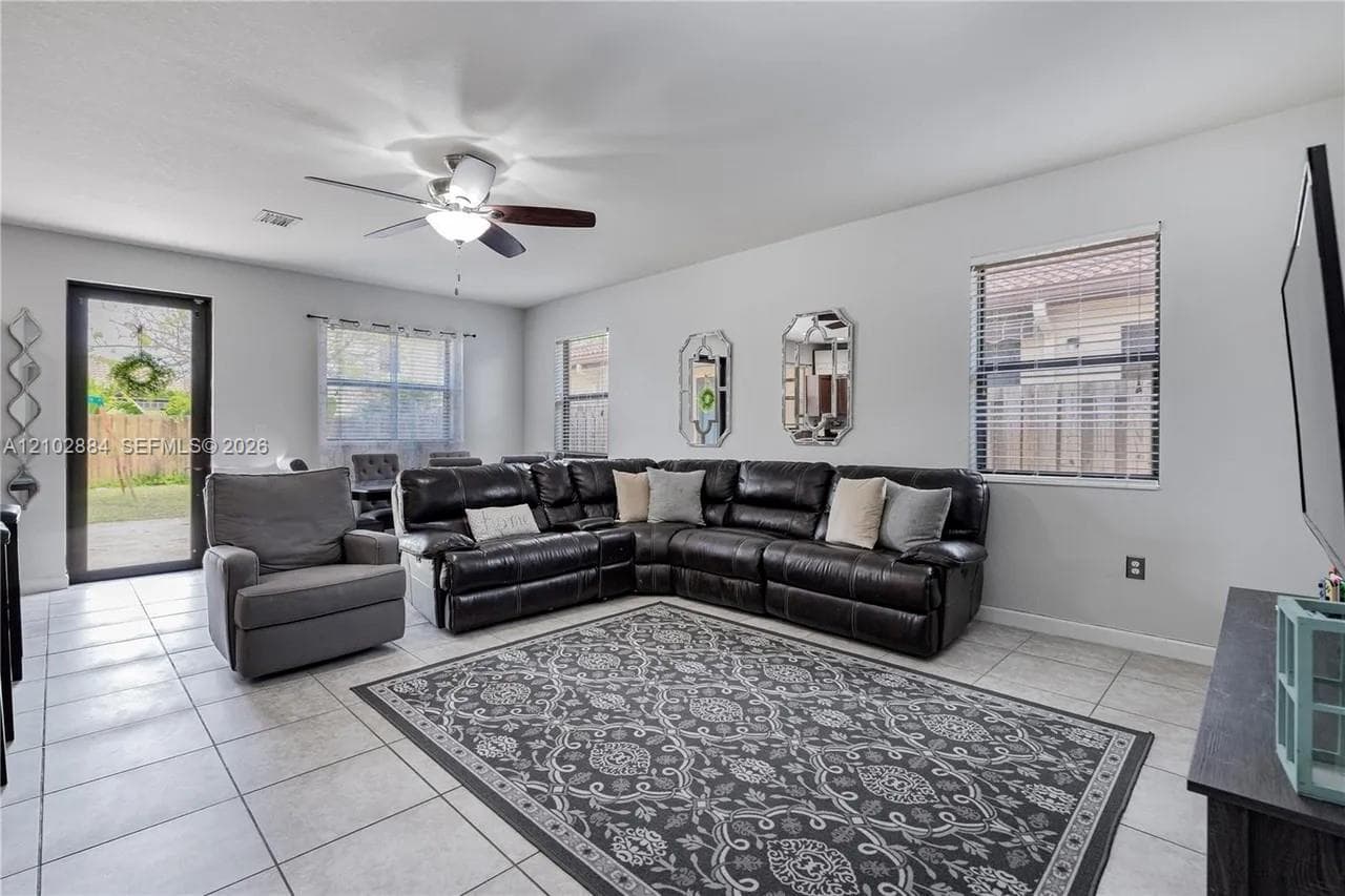3653 SE 2nd Ct, Homestead FL 33033