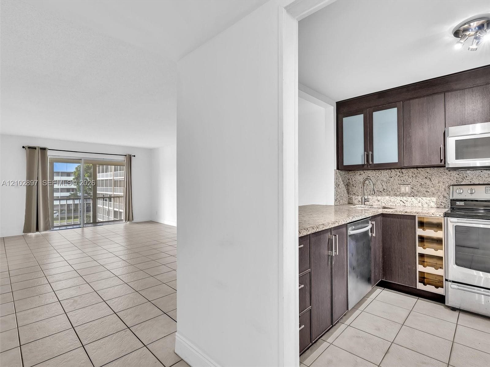4700 Washington St # 405, Hollywood FL 33021