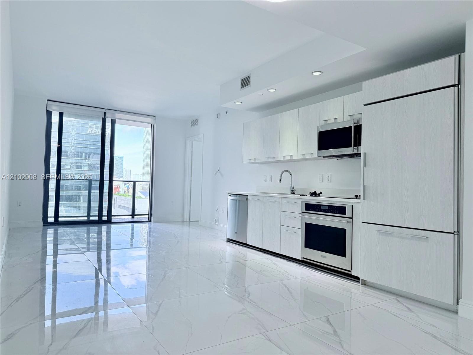 45 SW 9th St # 1209, Miami FL 33130