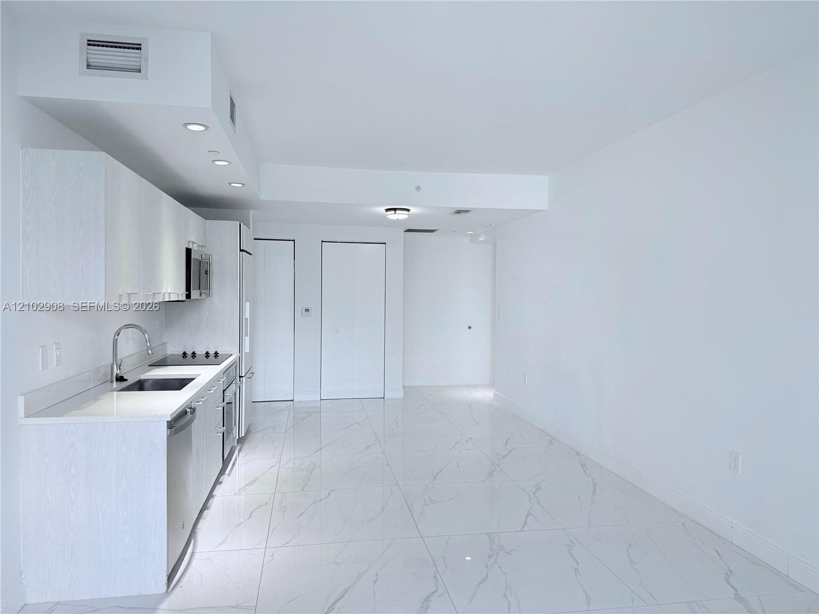 45 SW 9th St # 1209, Miami FL 33130