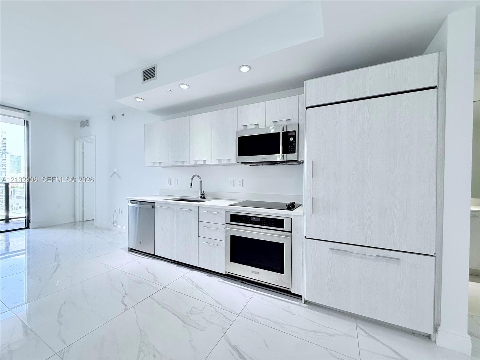45 SW 9th St # 1209, Miami FL 33130