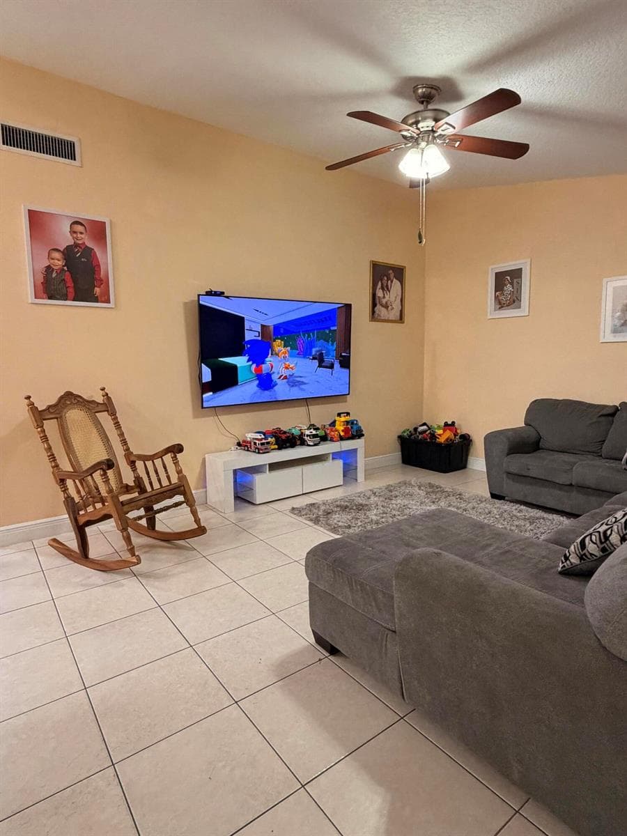 534 SPRINGDALE Circle # D, Palm Springs FL 33461