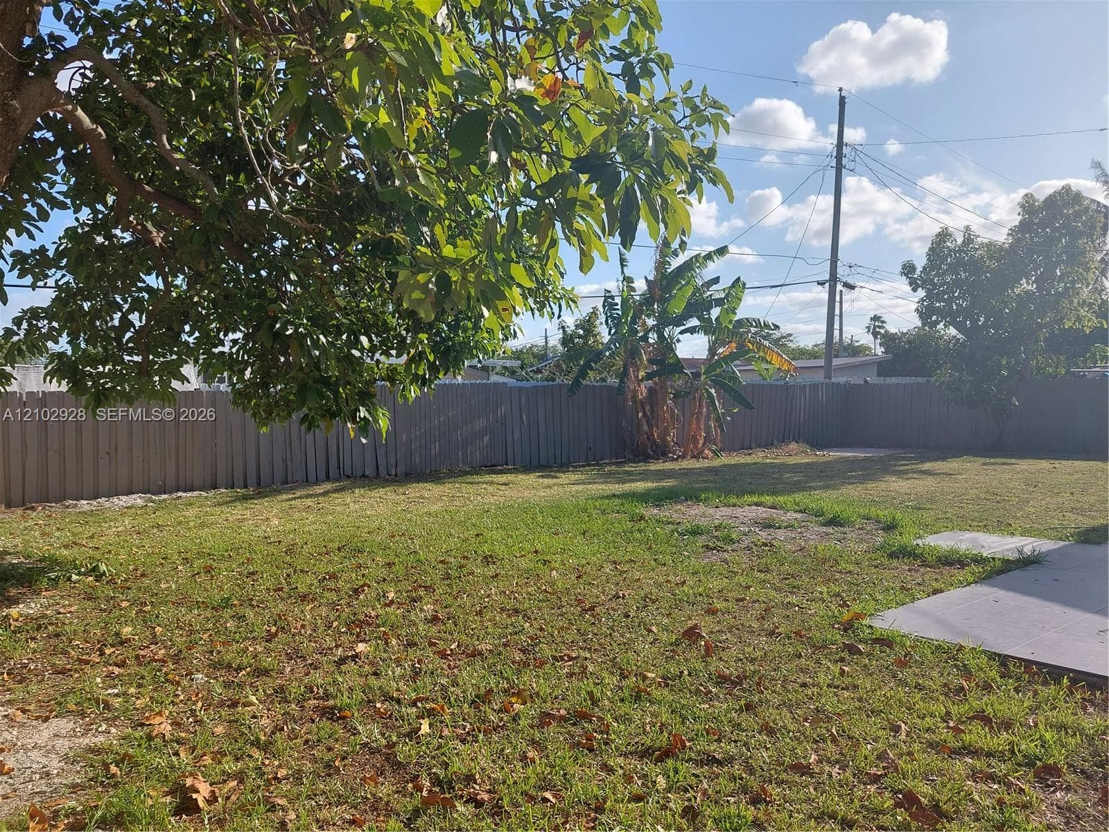 1030 NE 214th St, Miami FL 33179