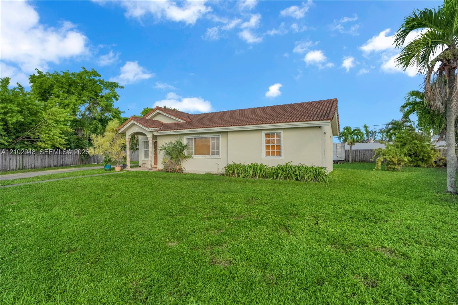 11525 SW 49th Ter, Miami FL 33165