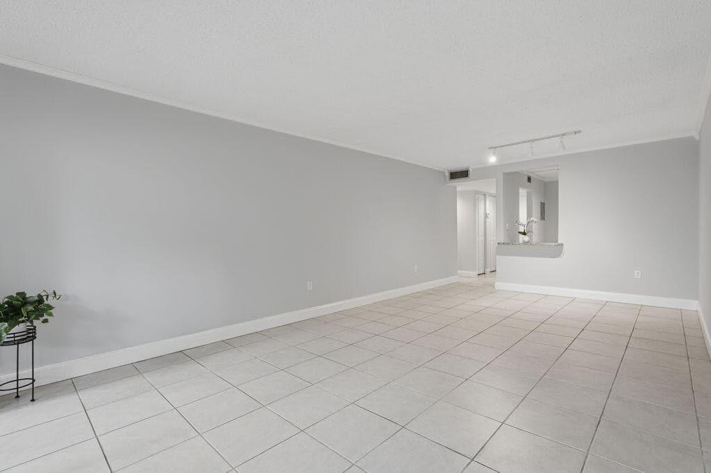 485 N PINE ISLAND Road # A105, Plantation FL 33324