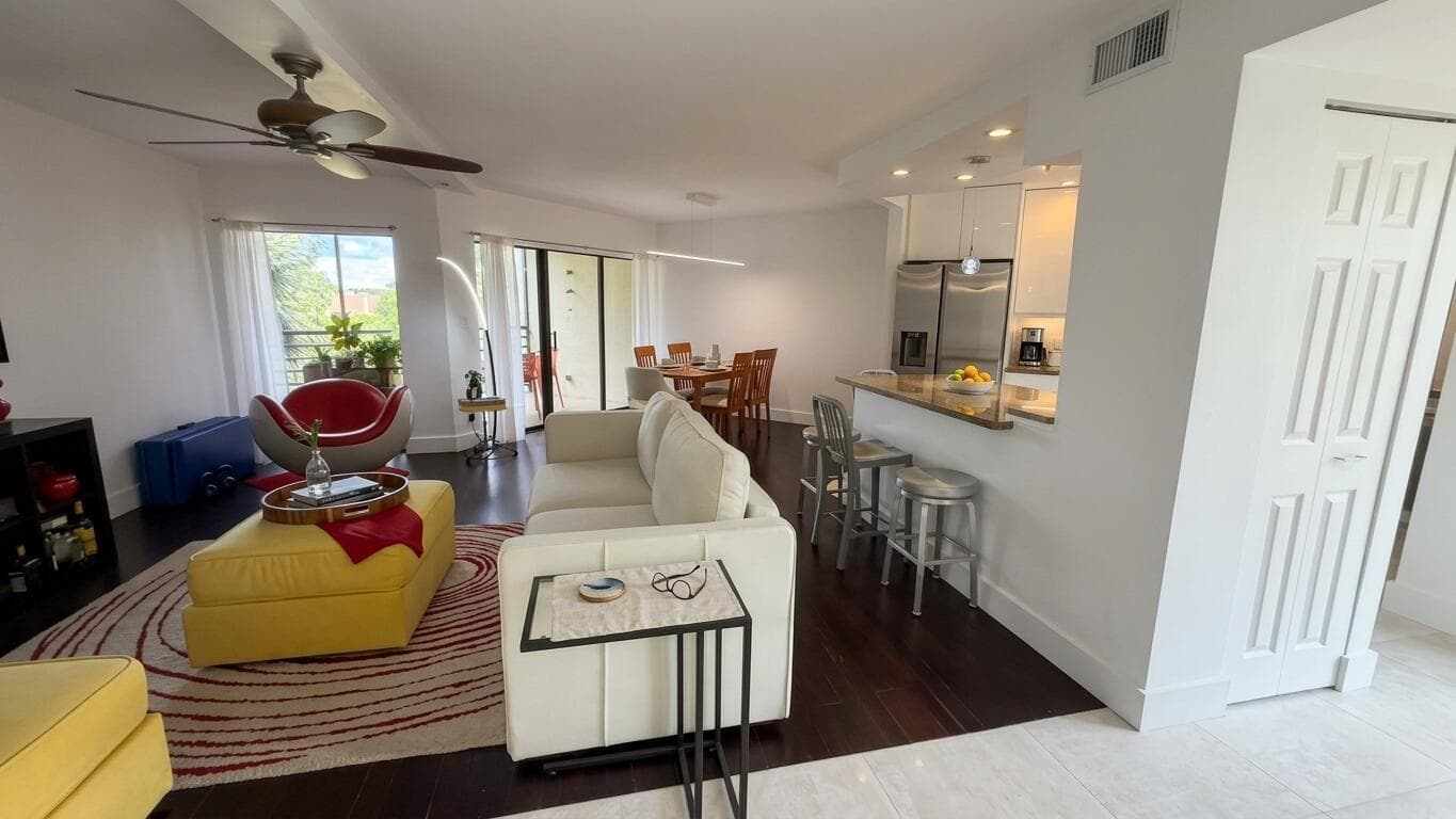 5900 Camino Del Sol # 302, Boca Raton FL 33433