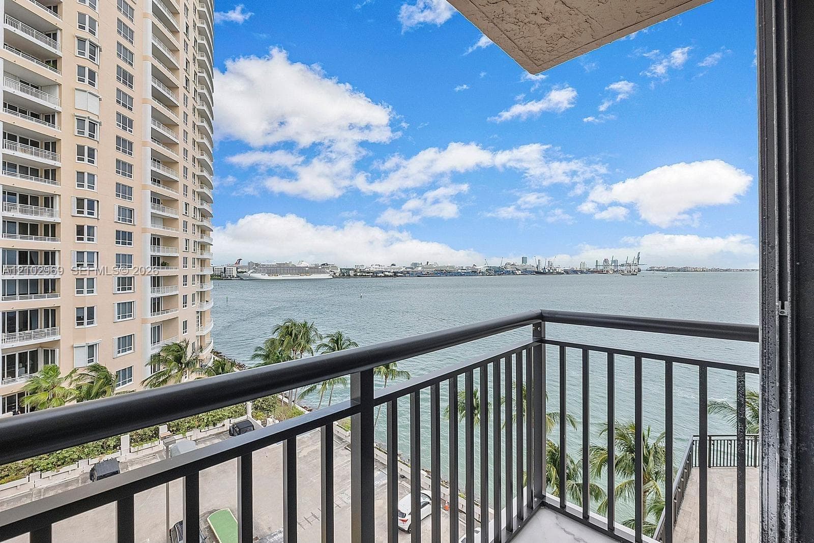 540 Brickell Key Dr # 928, Miami FL 33131