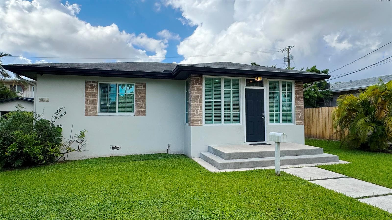 133 SE 2nd Street, Dania Beach FL 33004