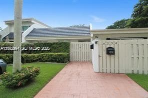 8232 SW 81st Ter # 8232, Miami FL 33143