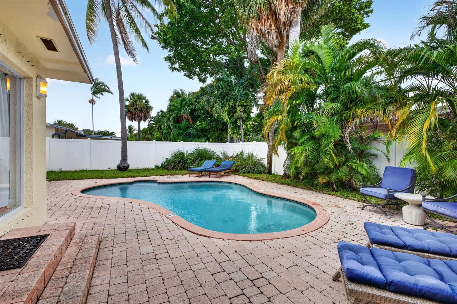 391 SE 6TH Court, Pompano Beach FL 33060