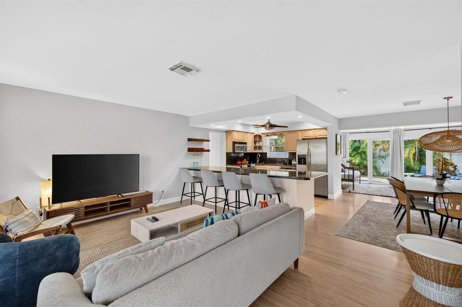 391 SE 6TH Court, Pompano Beach FL 33060
