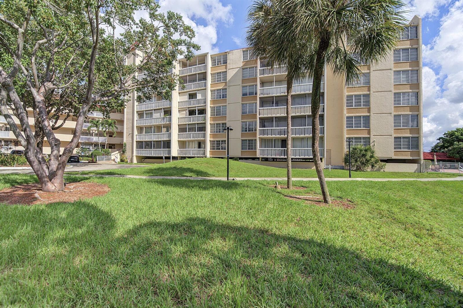 7051 Environ Boulevard # 534, Lauderhill FL 33319
