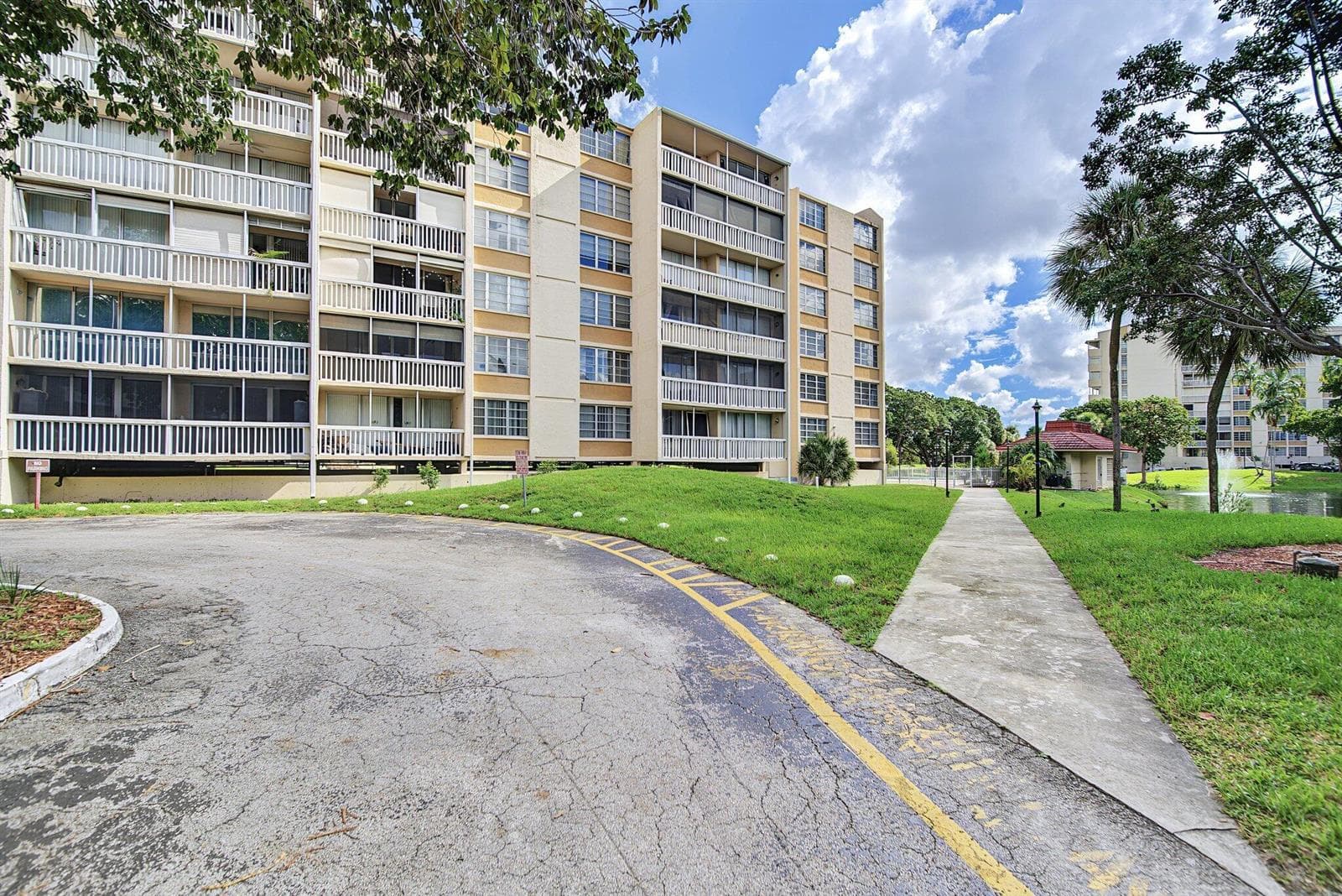 7051 Environ Boulevard # 534, Lauderhill FL 33319