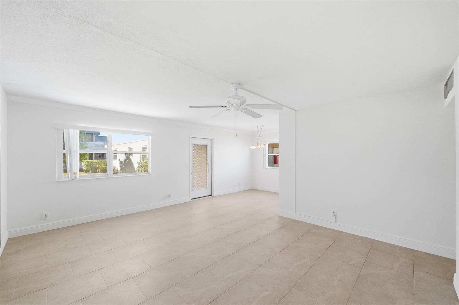 452 Brittany J, Delray Beach FL 33446