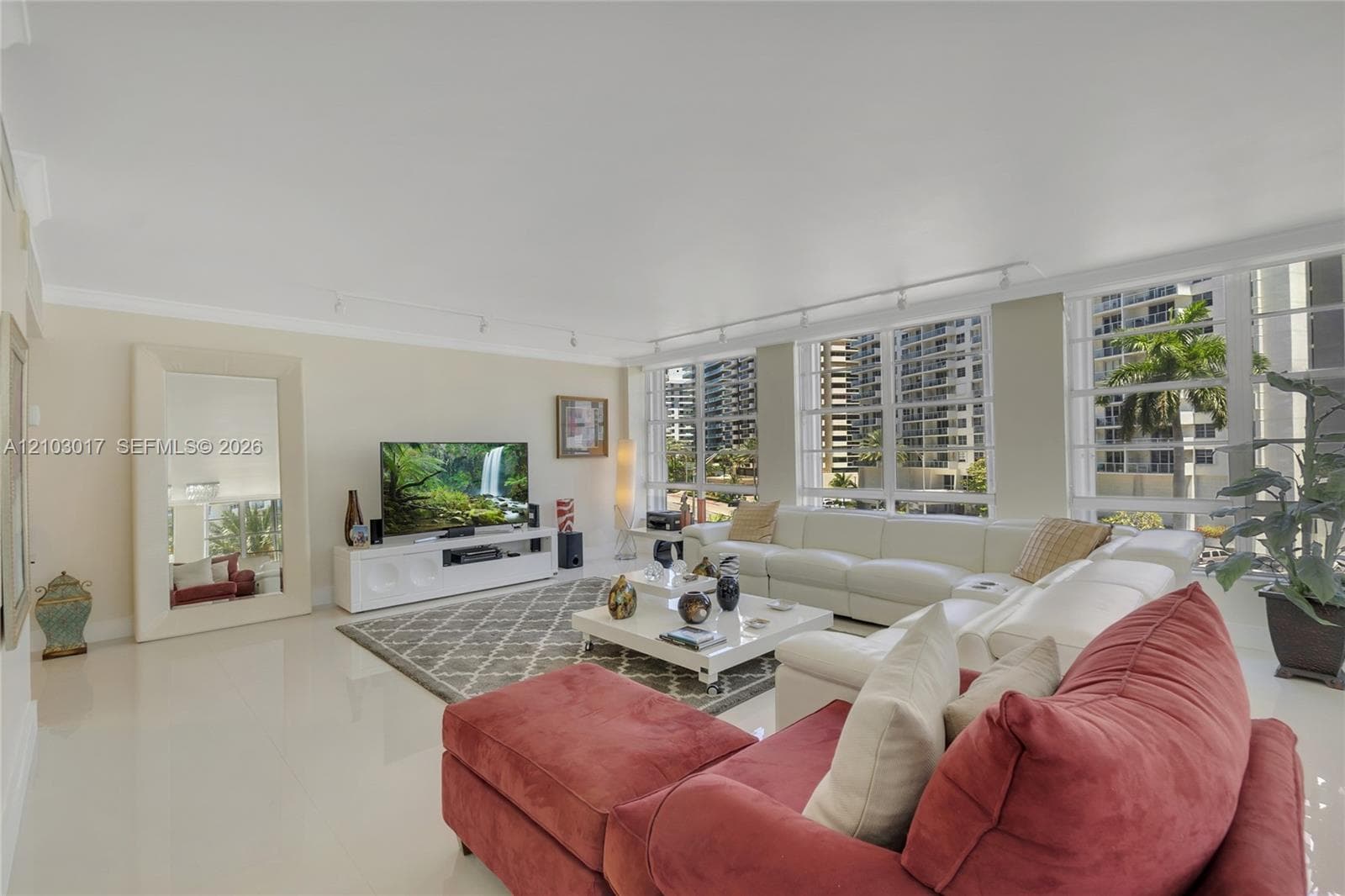 5660 Collins Ave # 4B, Miami Beach FL 33140