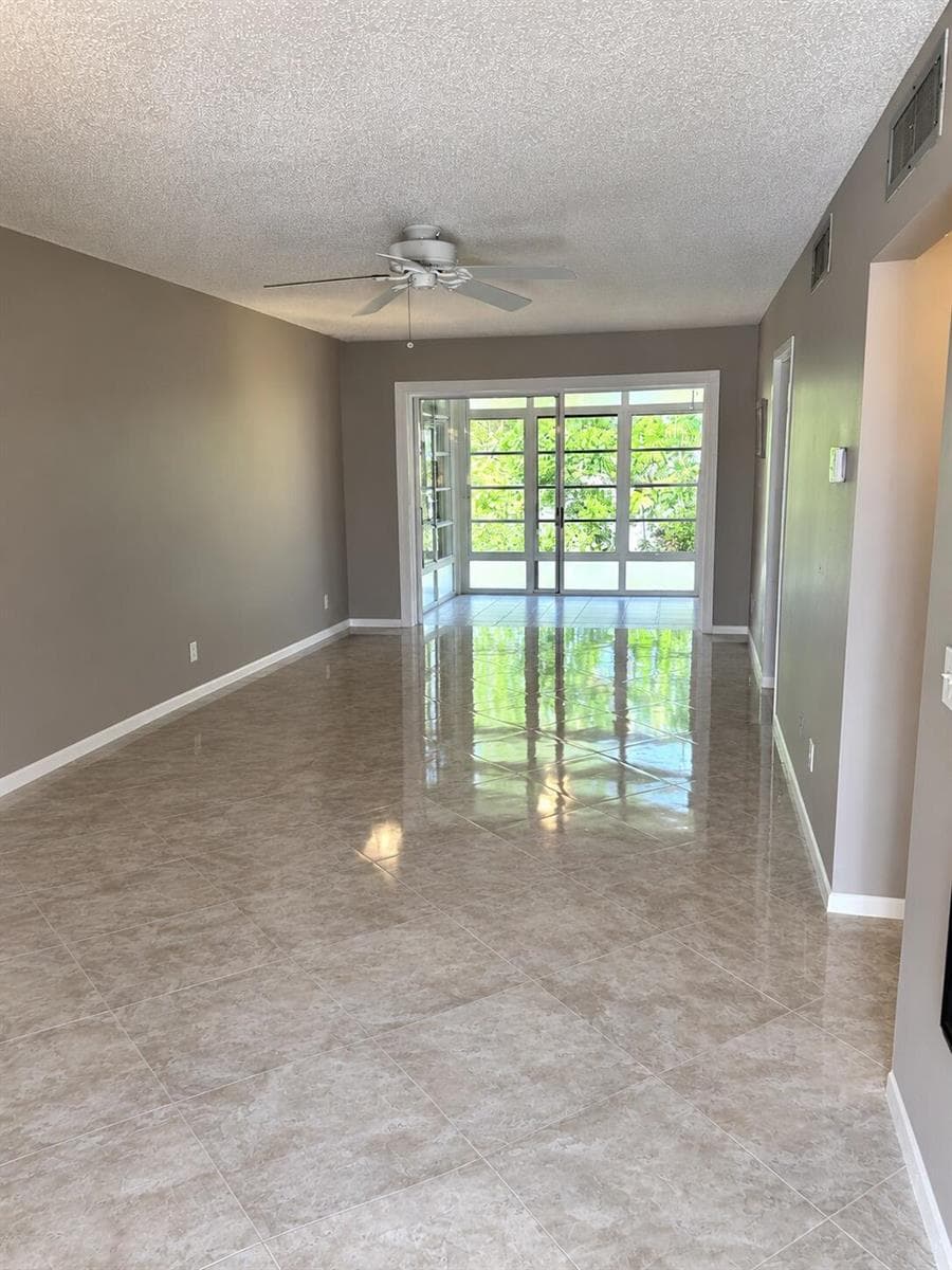 2950 SE Ocean Boulevard # 6, Stuart FL 34996