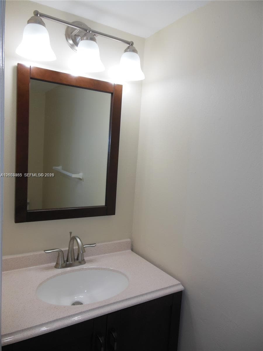 1350 W 53rd St # 8, Hialeah FL 33012