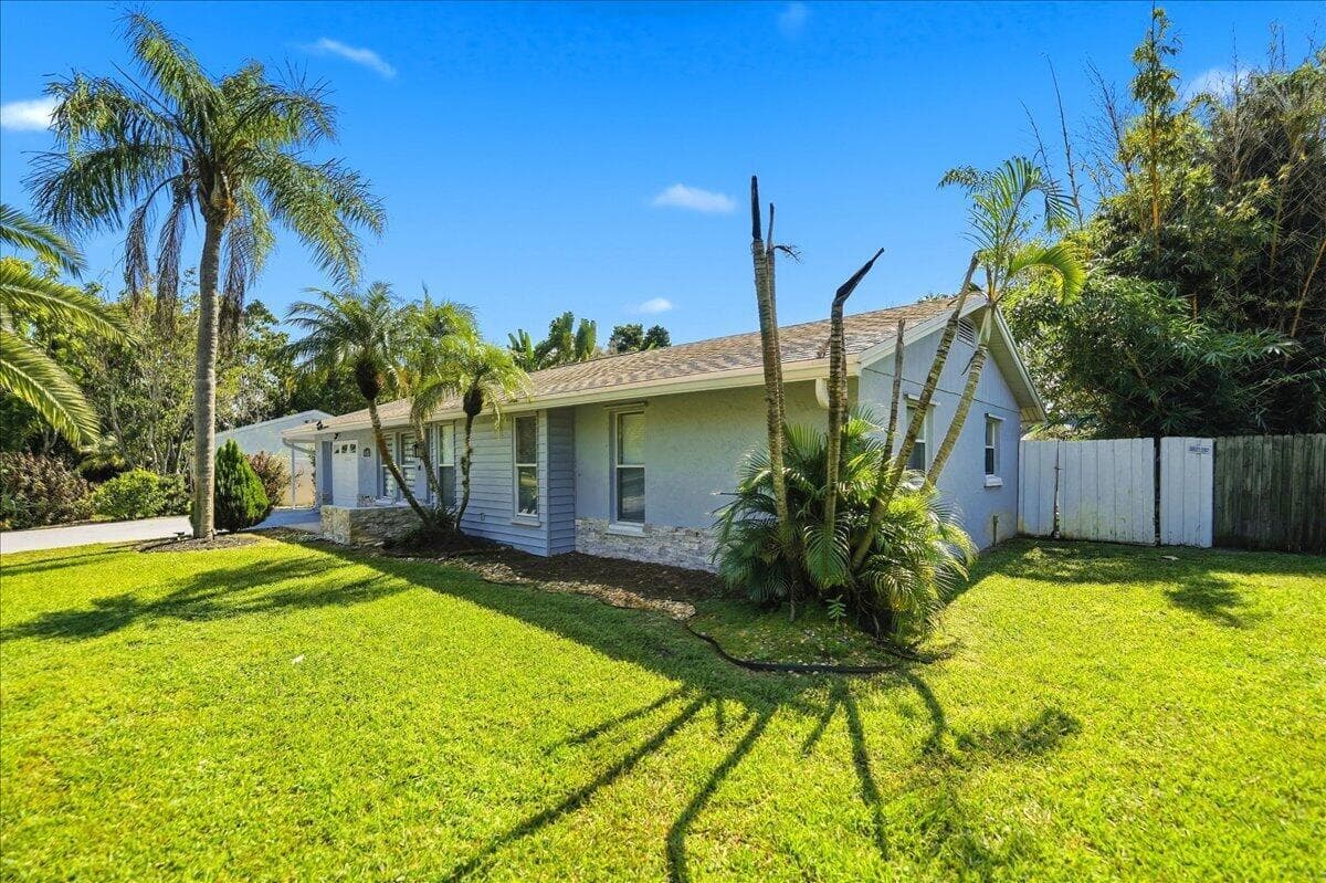 2031 SE NEW YORK Street, Port St. Lucie FL 34952