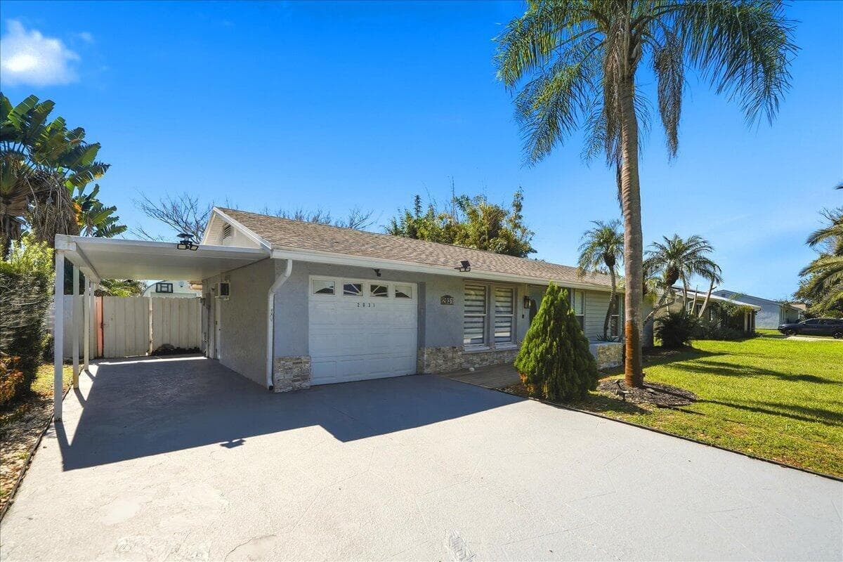 2031 SE NEW YORK Street, Port St. Lucie FL 34952