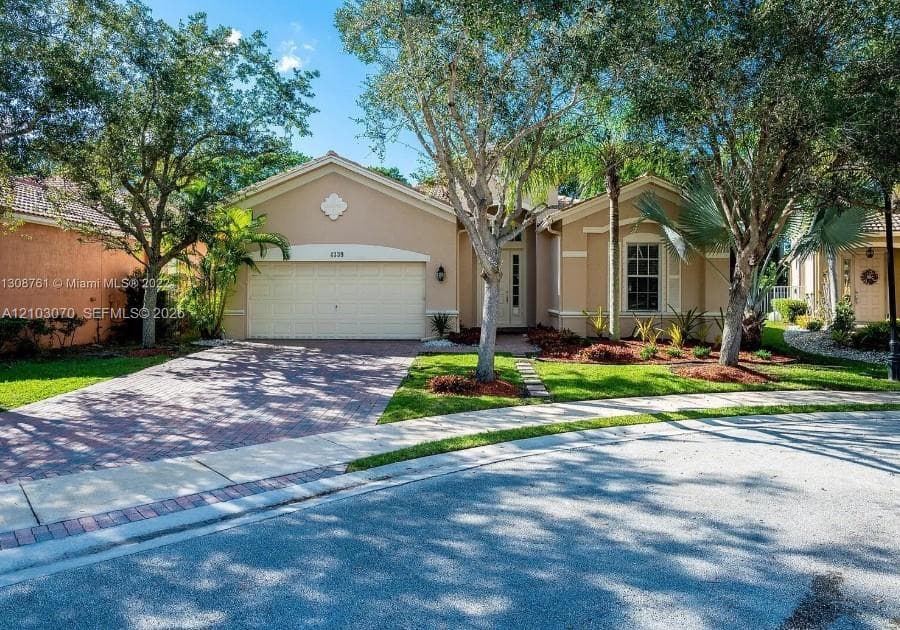 4339 W Whitewater Ave, Weston FL 33332