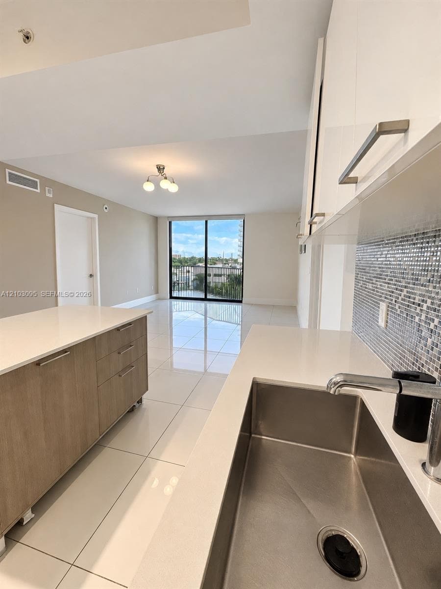 5252 NW 85th Ave # 309, Doral FL 33166