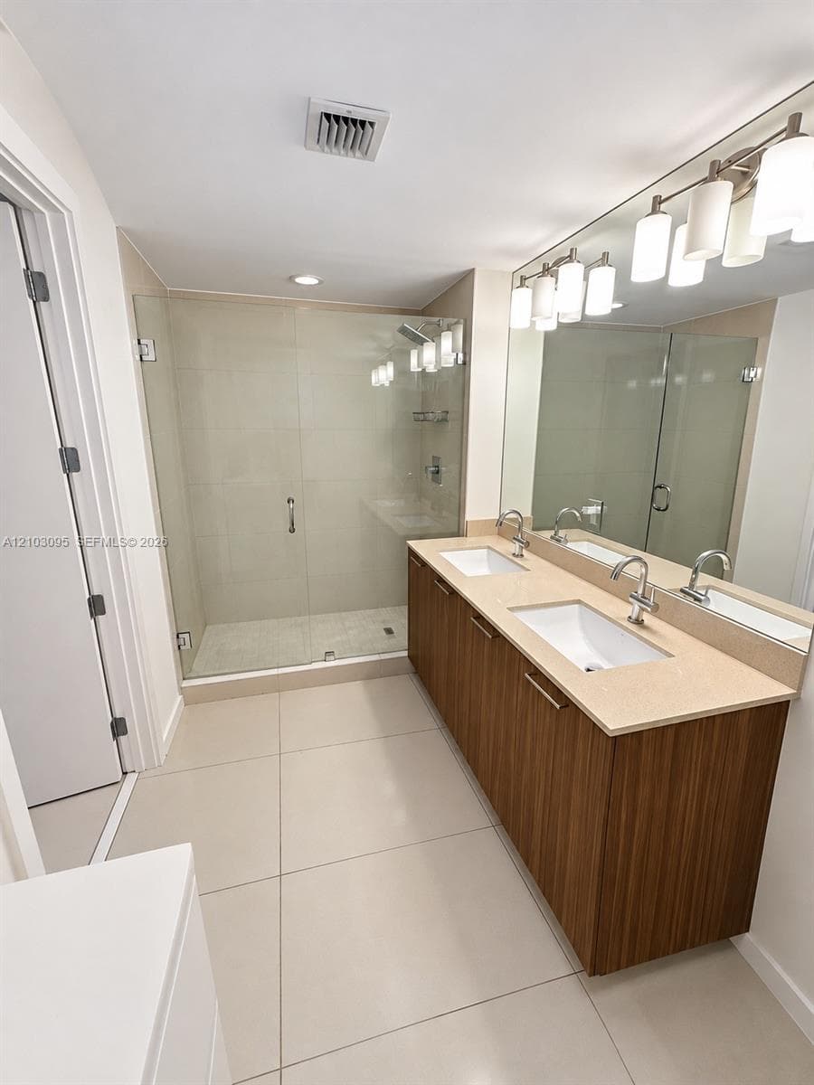 5252 NW 85th Ave # 309, Doral FL 33166
