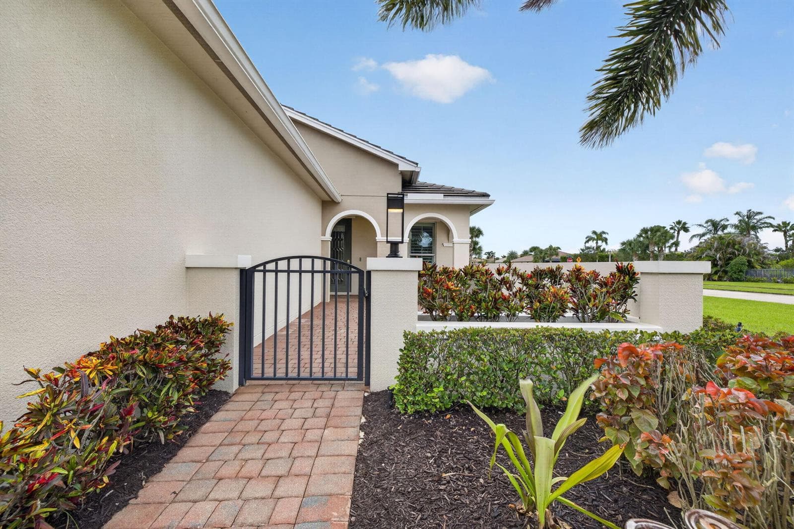 9907 SW Trumpet Tree Circle, Port St. Lucie FL 34987