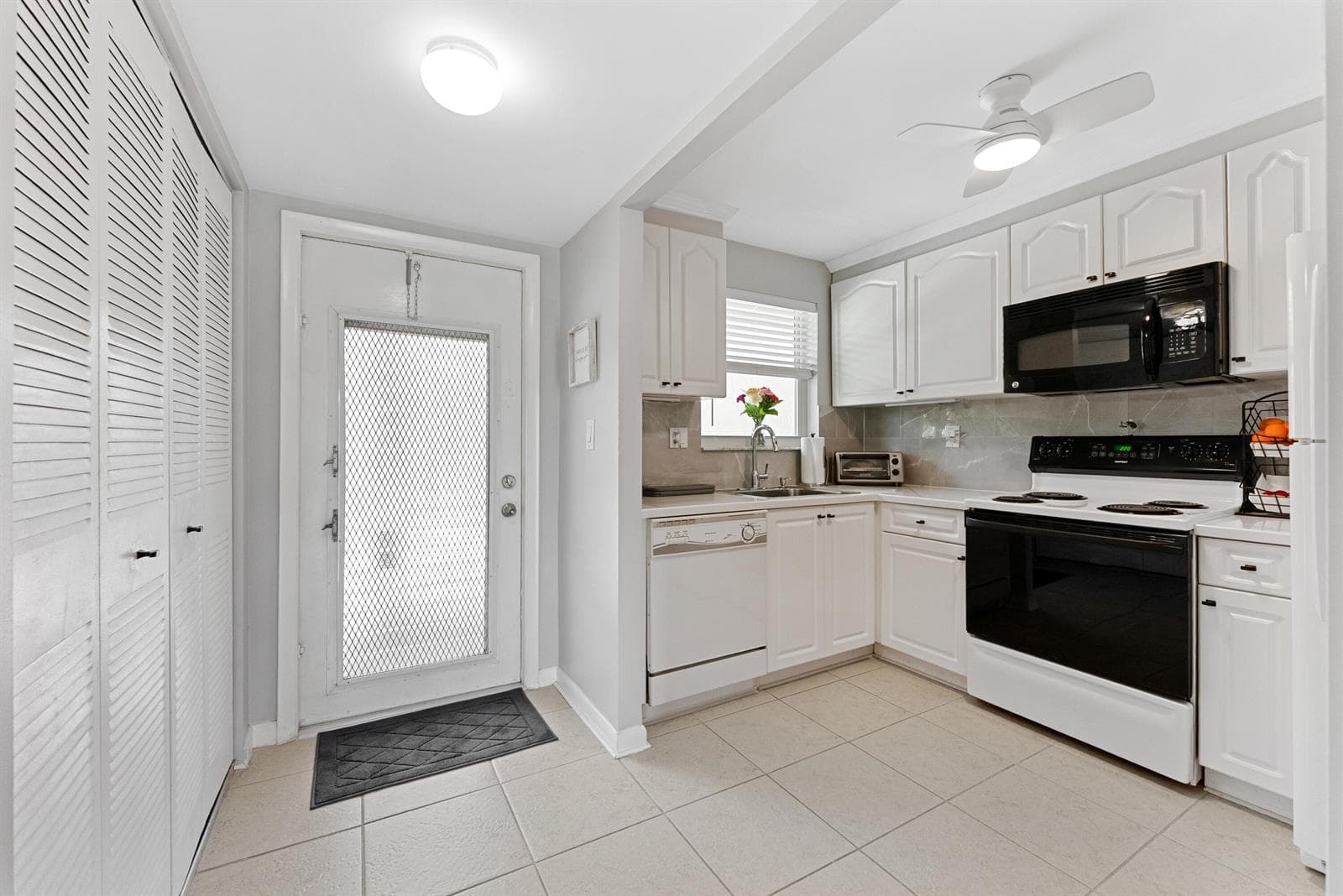 2801 N Pine Island Road N # 202, Sunrise FL 33322